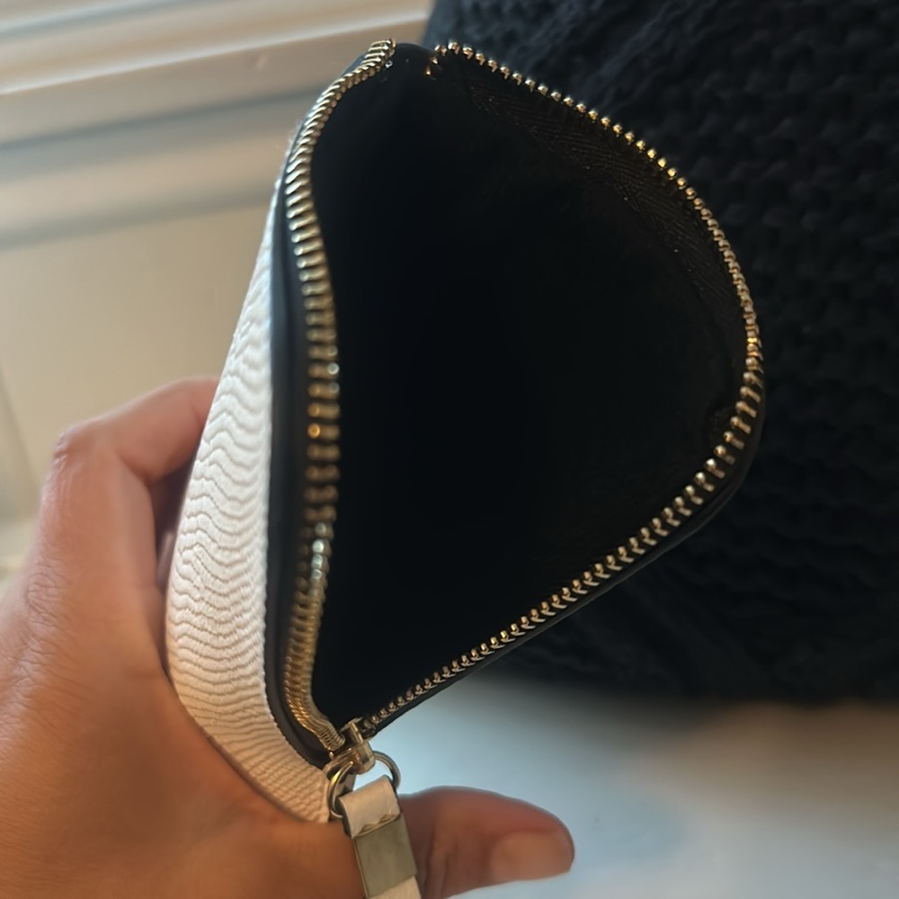 Quay White Sunglasses Case NEW - Picture 2 of 4
